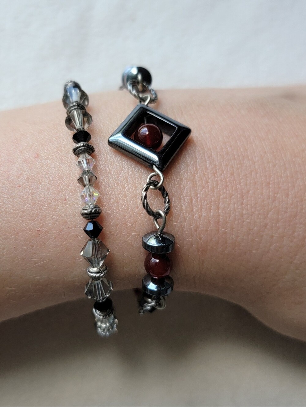 Lot of two bracelets